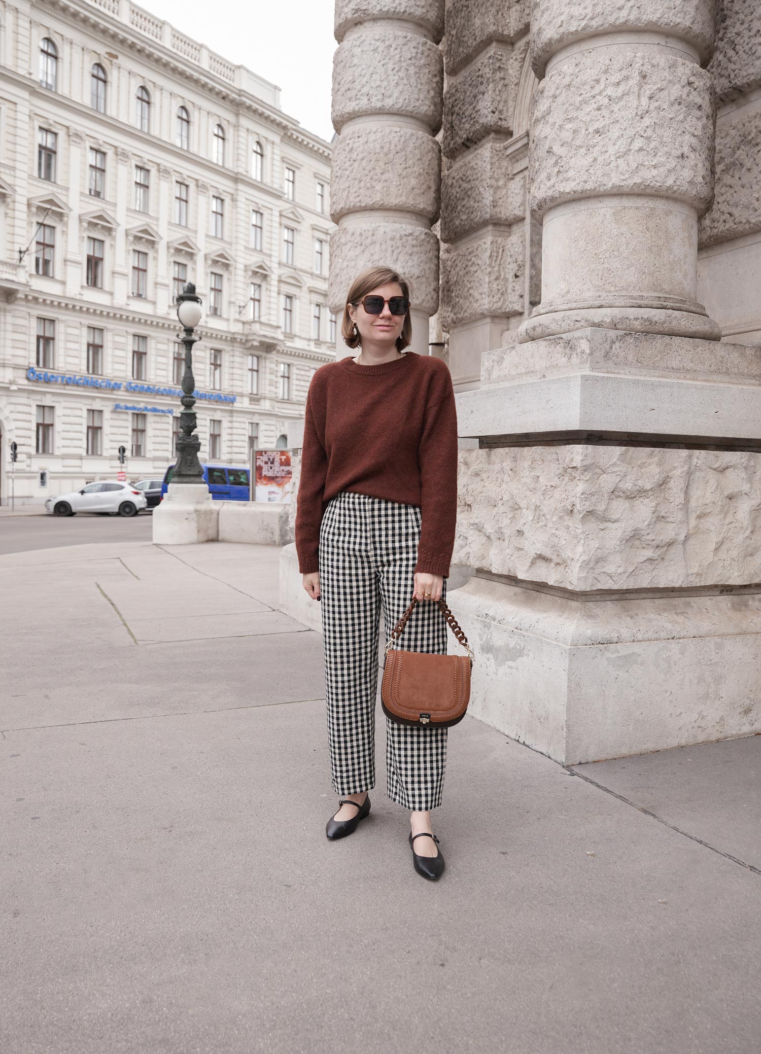 camel coat, brown sweater, checked pants, brauner Pullover, Wintermantel, karierte Hose, best buddy zoe lu