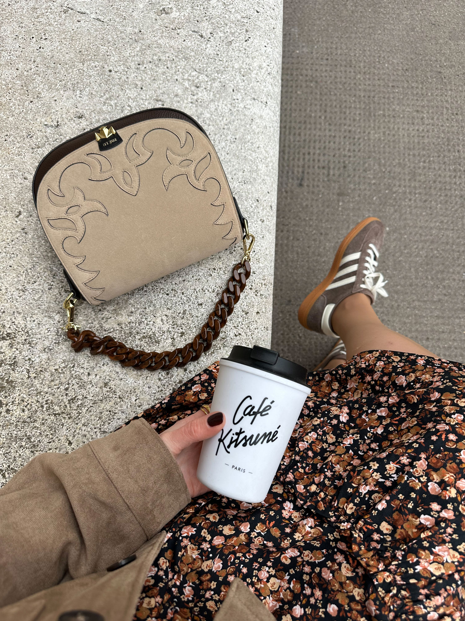 autumn outfit with brown leather jacket saaj skirt zoe lu bag sezane sweater adidas handball spezial sneakers